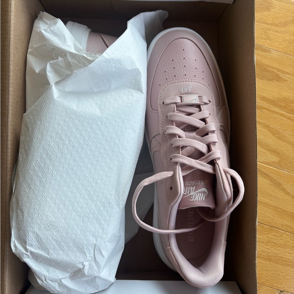New women’s Baby Pink Nike Air Force 1 platform sneakers Size 9 - Picture 6 of 10